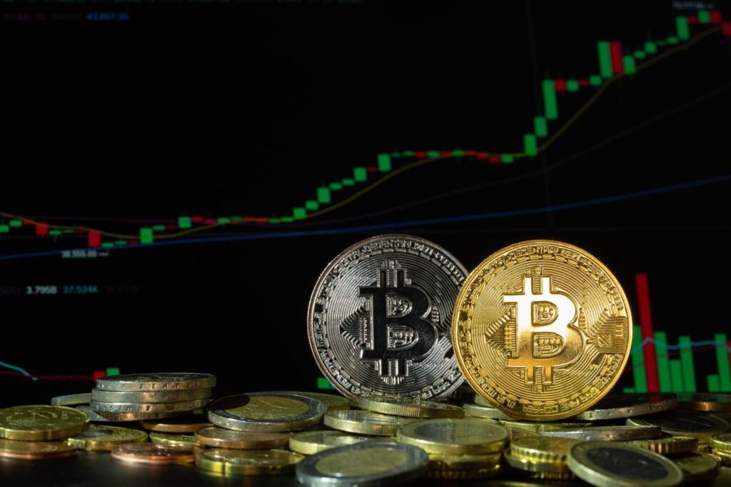 Bull and bear market scenarios for Bitcoin Breaks K: Debasement Trades and Policy Shifts