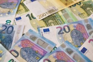 Crypto Liquidation Surge: Analyzing the $774 Million Leverage Flush